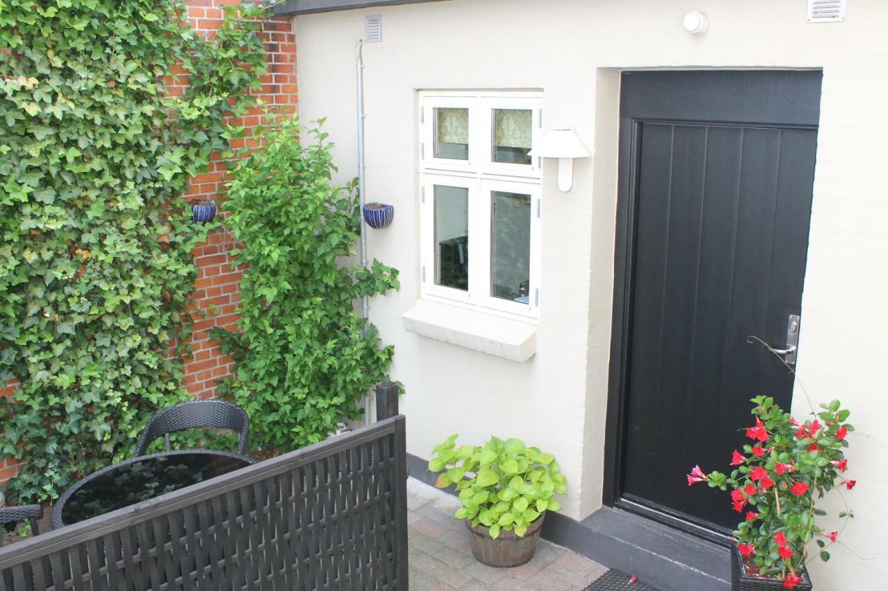 Amalie Bed And Breakfast & Apartments Odense Ngoại thất bức ảnh